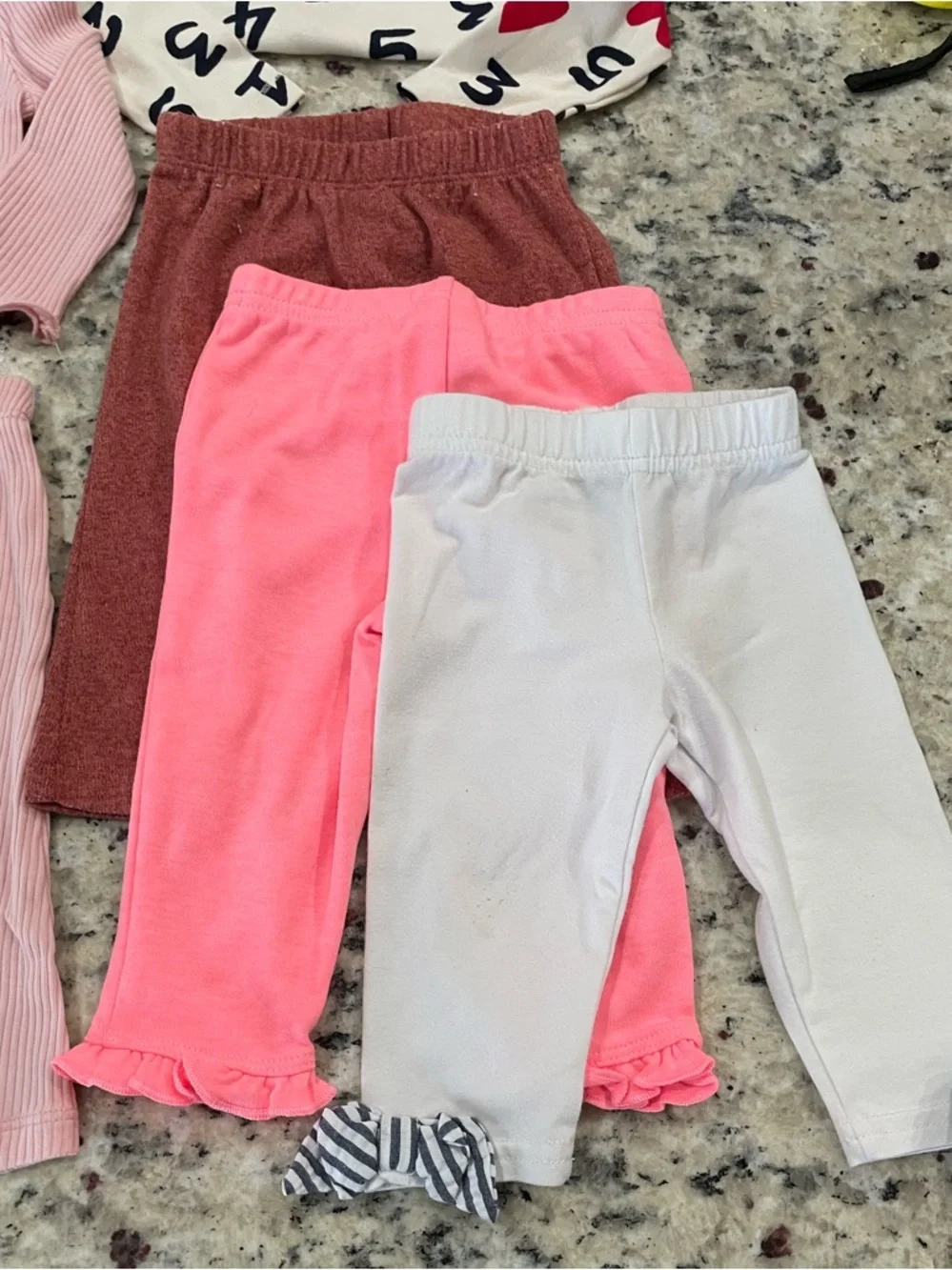 🌸 6 PC Bundle Baby girl 3-6 months Onesies pants and tops Gently used
